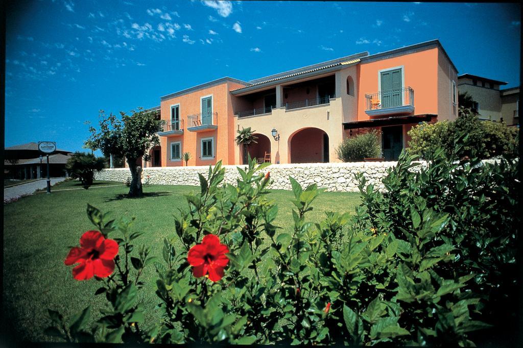 Hotel Igv Club Baia Samuele Sampieri Exterior foto